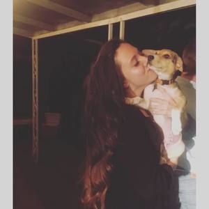 Meet your Posher, Claire